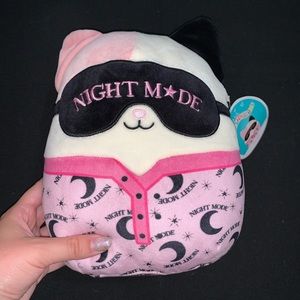 Sleeping cat Squishmallow